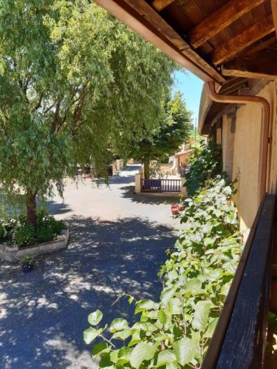 Image No.19-10 Bed Property for sale