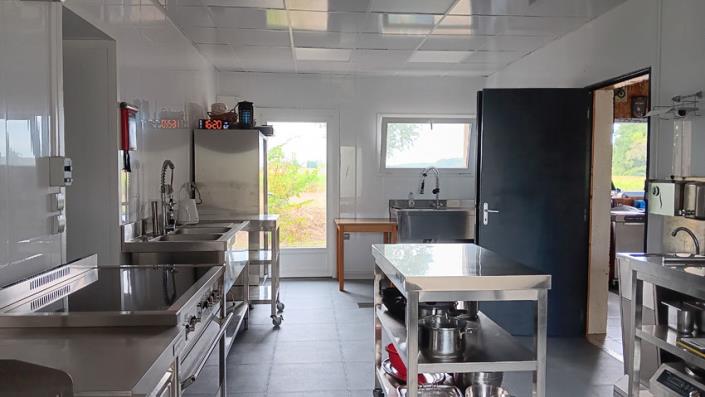 Image No.26-10 Bed Property for sale