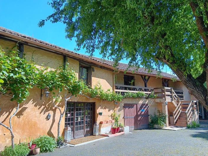 Image No.40-10 Bed Property for sale