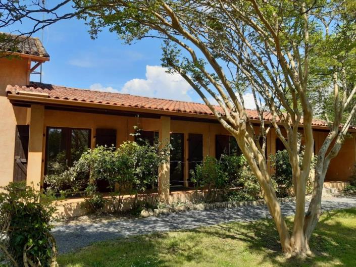 Image No.53-10 Bed Property for sale