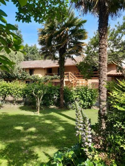 Image No.55-10 Bed Property for sale