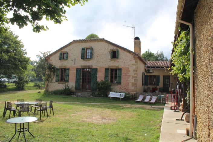 Image No.11-12 Bed Gite for sale