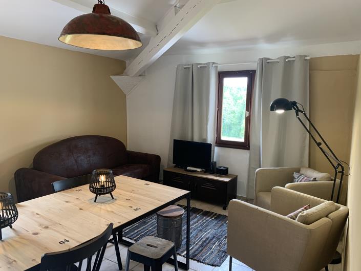 Image No.26-12 Bed Gite for sale