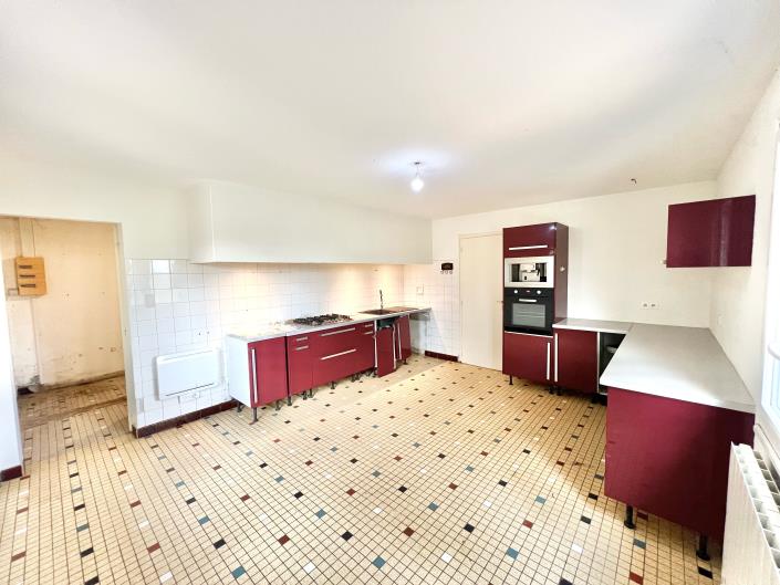 Image No.8-4 Bed Property for sale