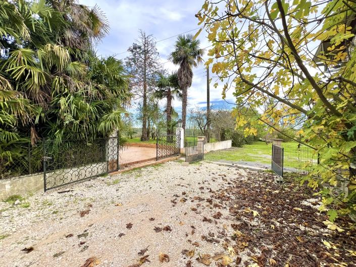 Image No.11-4 Bed Property for sale