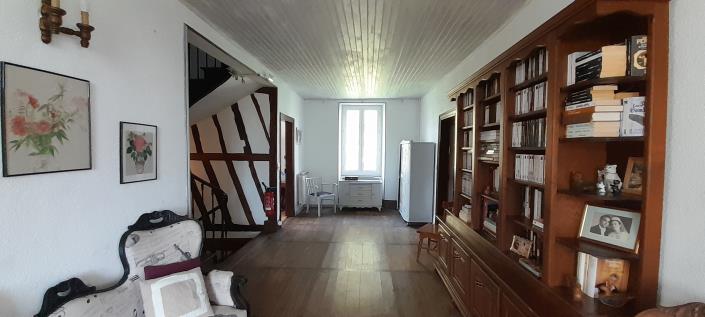 Image No.3-9 Bed Gite for sale