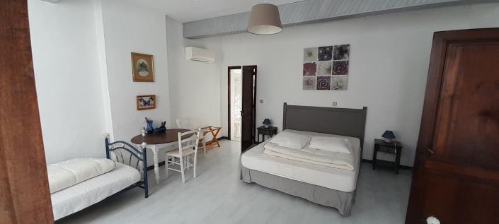 Image No.8-9 Bed Gite for sale