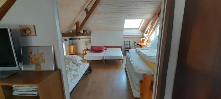 Image No.13-9 Bed Gite for sale