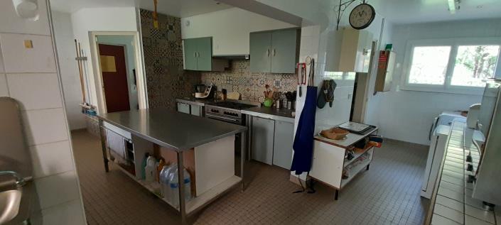 Image No.19-9 Bed Gite for sale