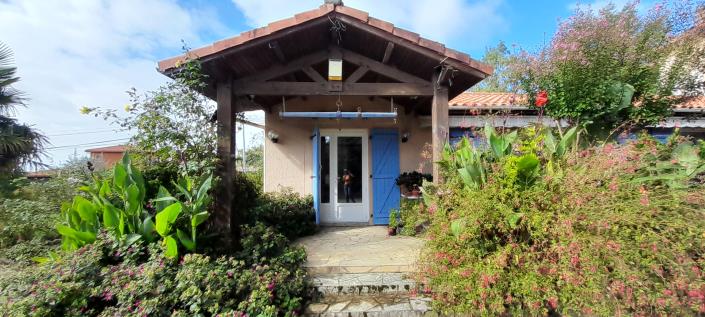 Image No.26-9 Bed Gite for sale