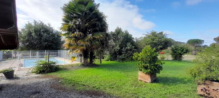 Image No.34-9 Bed Gite for sale