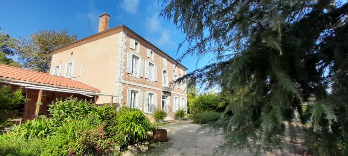 Image No.39-9 Bed Gite for sale