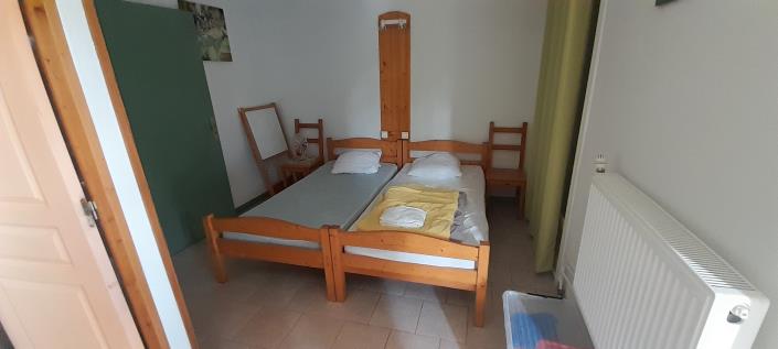 Image No.40-9 Bed Gite for sale