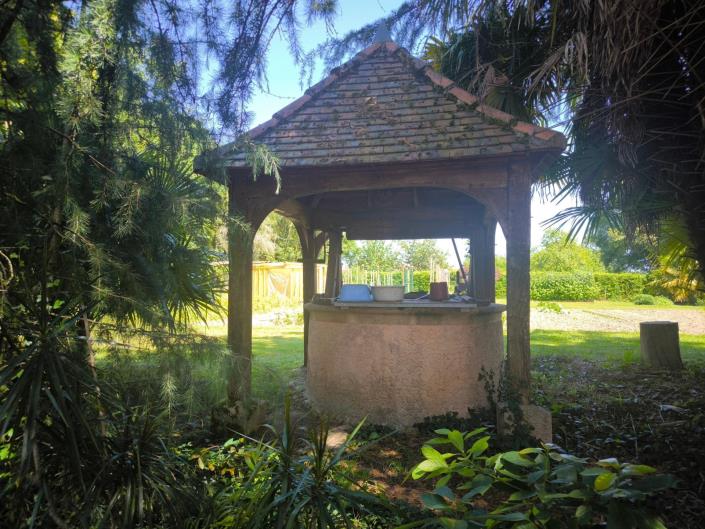 Image No.42-9 Bed Gite for sale