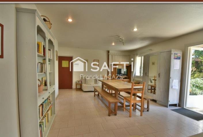 Image No.55-9 Bed Gite for sale