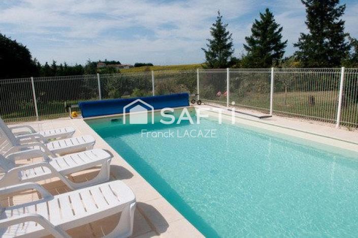 Image No.5-9 Bed Gite for sale