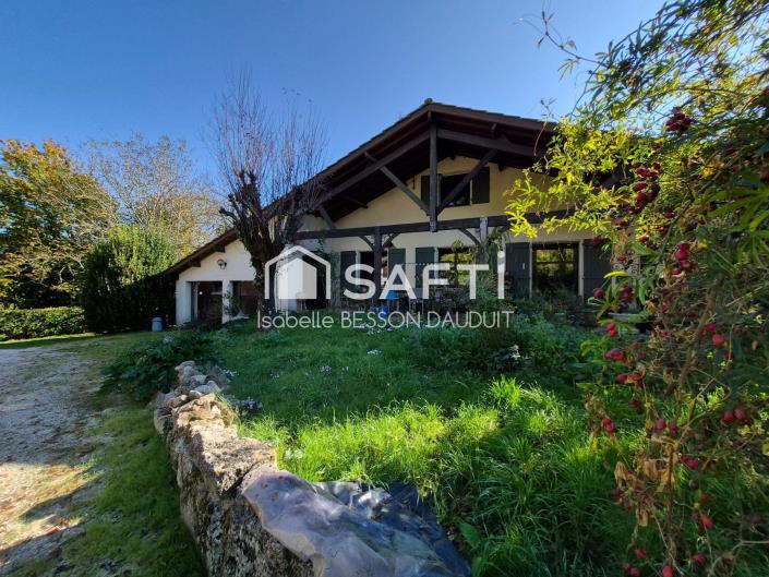 Image No.1-7 Bed Gite for sale