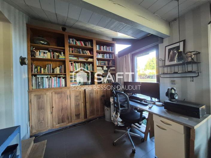 Image No.3-7 Bed Gite for sale