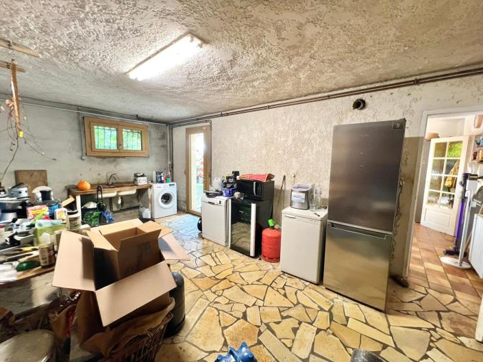 Image No.10-6 Bed House for sale