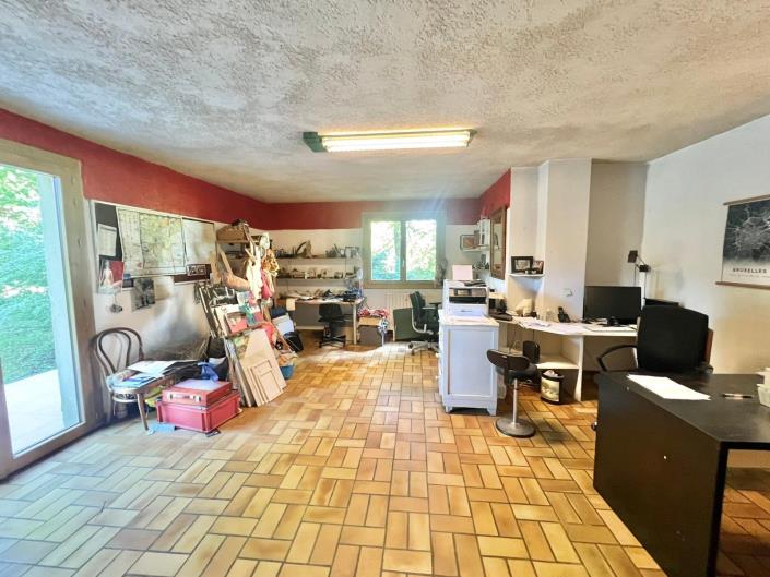 Image No.13-6 Bed House for sale