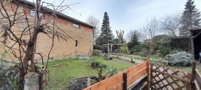 Image No.4-5 Bed Gite for sale