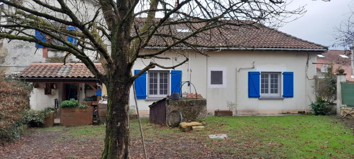 Image No.6-5 Bed Gite for sale