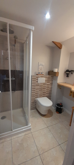 Image No.3-5 Bed Gite for sale