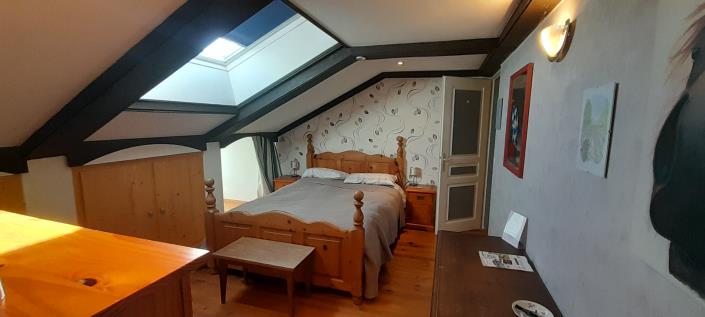 Image No.11-5 Bed Gite for sale