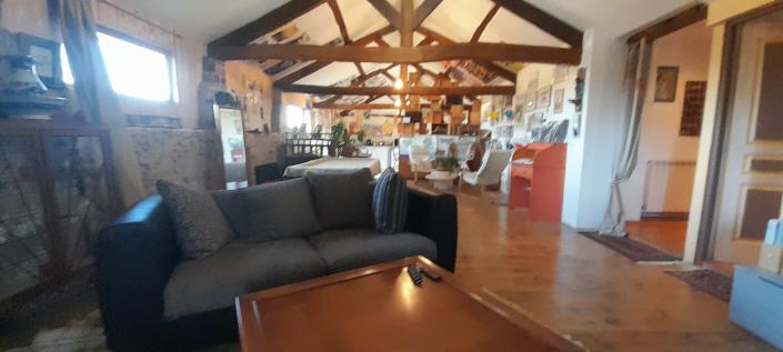 Image No.16-5 Bed Gite for sale