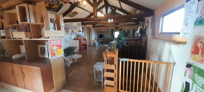 Image No.18-5 Bed Gite for sale