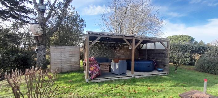 Image No.28-5 Bed Gite for sale