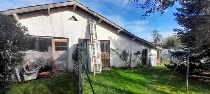 Image No.30-5 Bed Gite for sale