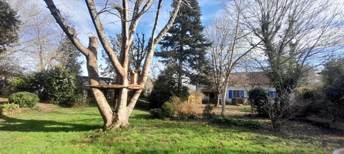 Image No.36-5 Bed Gite for sale