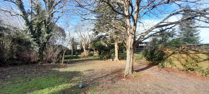 Image No.39-5 Bed Gite for sale