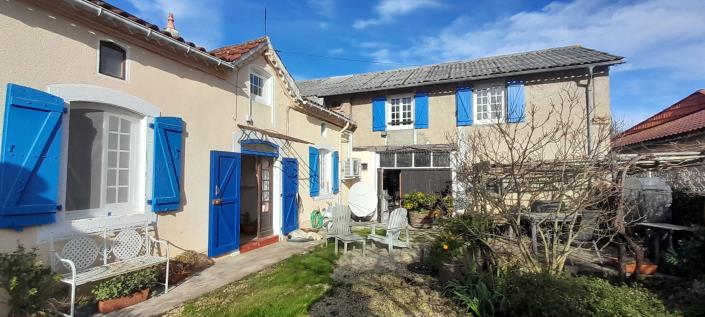 Image No.41-5 Bed Gite for sale