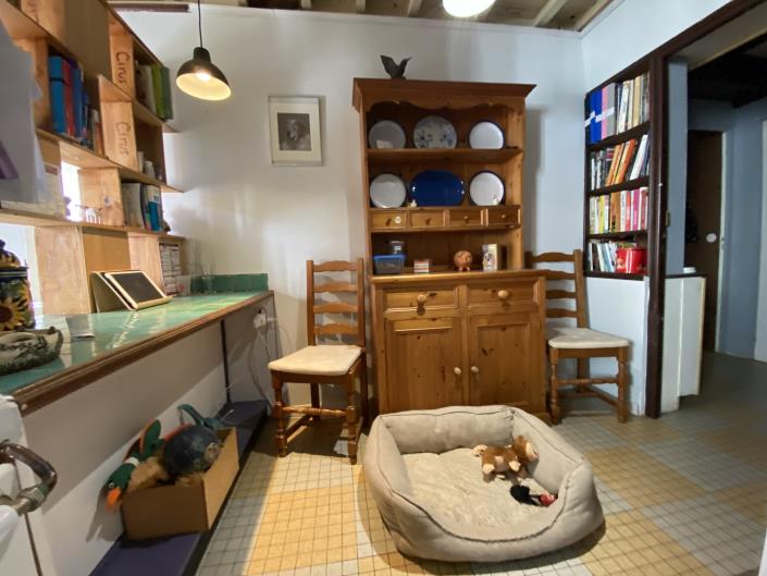 Image No.46-5 Bed Gite for sale