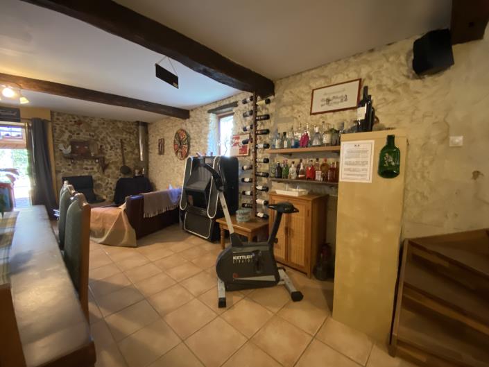 Image No.52-5 Bed Gite for sale