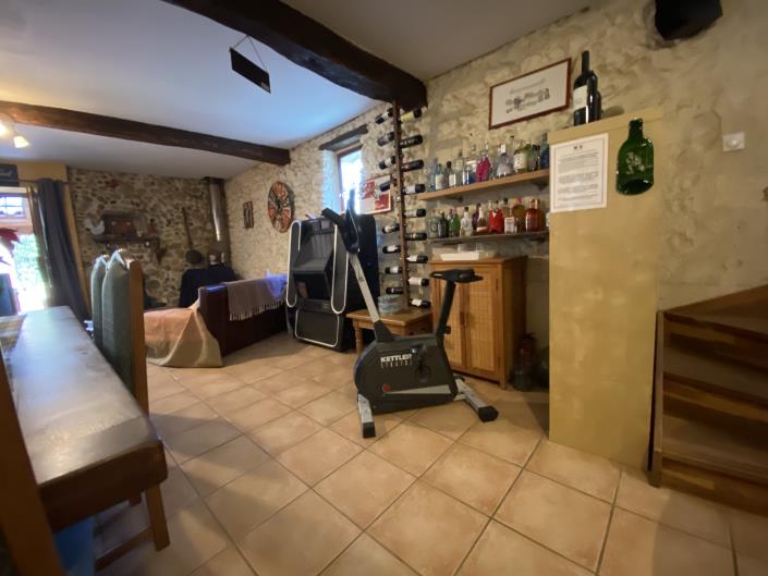 Image No.55-5 Bed Gite for sale