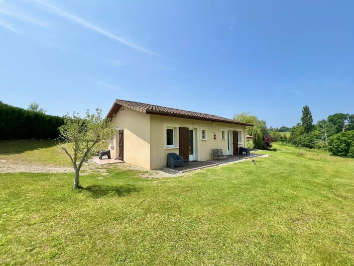 Image No.17-20 Bed Commercial for sale