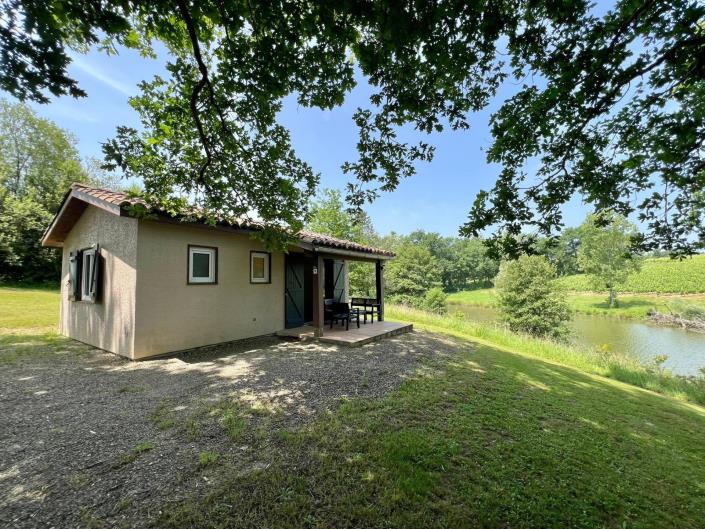 Image No.19-20 Bed Commercial for sale