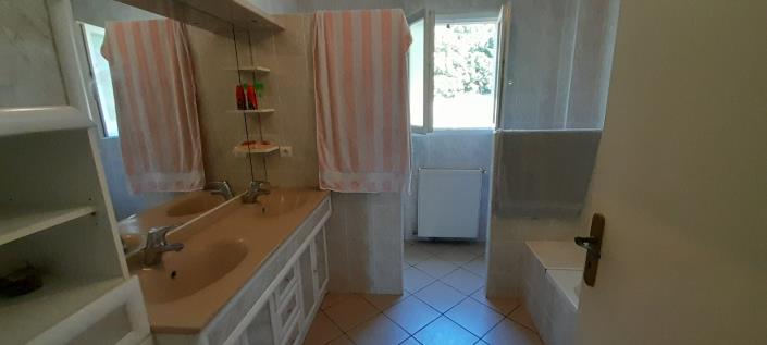 Image No.10-4 Bed Country House for sale