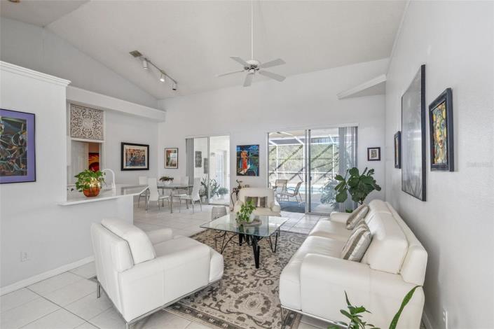 Image No.10-4 Bed House for sale