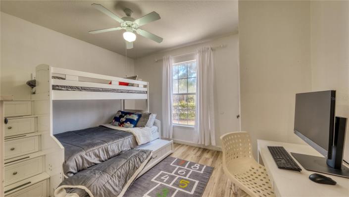 Image No.15-3 Bed Condo for sale