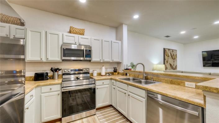 Image No.5-3 Bed Condo for sale