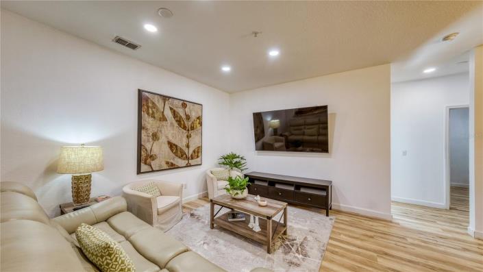 Image No.7-3 Bed Condo for sale
