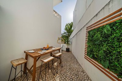 5018-695143-1397c7eacab77a8d4d14b0228a8f482d1