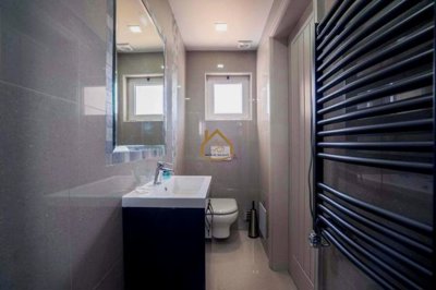 5018-634043-1397c7eacab77a8d4d14b0228a8f482d1