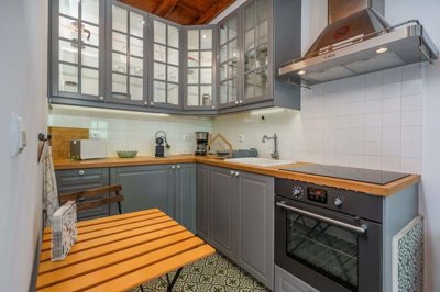 5018-695572-1397c7eacab77a8d4d14b0228a8f482d1