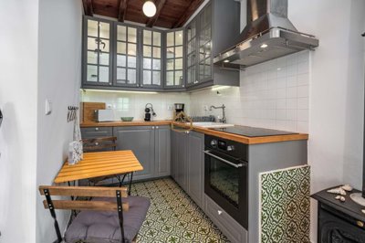 5018-695572-1397c7eacab77a8d4d14b0228a8f482d1