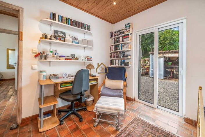 Image No.25-2 Bed Villa for sale